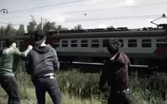 В Кыргызстане неизвестные закидали камнями поезд с туристами из Европы