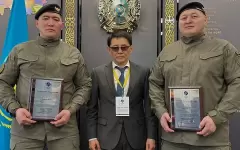 Впервые в Казахстане установлен новый мировой рекорд по буксировке самолета вручную