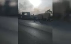 Спасатели тушат возгорание сухой травы и дачных домов в Павлодаре