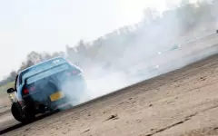 Опасные маневры: у 12 водителей BMW забрали авто и поместили на стоянку в Астане