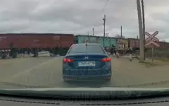 Женщина погибла под колесами товарного поезда в Семее