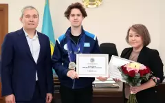 Фигуристу Михаилу Шайдорову подарили двухкомнатную квартиру в Алматы и сертификат на 2,5 млн тенге