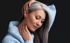 Почему появляются седые волосы и как с этим бороться