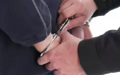 Сбежавшего из суда в Каскелене подозреваемого задержала полиция