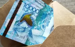 Чиновницу в Астане осудили за взятки