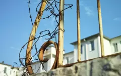 Во Франции совершены нападения сразу на несколько тюрем. Власти говорят о терроризме
