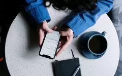 Переписка по WhatsApp обернулась потерей 5 млн тенге для семьи из Караганды