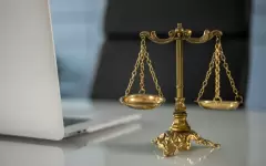 У казахстанских адвокатов появилась мантия
