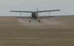Малая авиация Туркестанской области подключилась к борьбе с саранчой