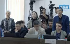 Бабушке Шерзата Болата стало плохо в суде