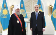 Президент наградил митрополита Александра орденом «Достық»