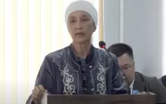 «Зарезали и бросили»: бабушка Шерзата не сдержала слёз во время допроса