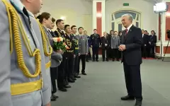 Токаев вручил ордены и медали полицейским Мангистауской области