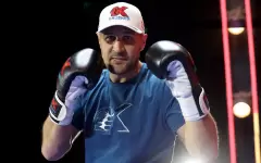 Экс-чемпион мира по боксу Сергей Ковалев нокаутировал уроженца Казахстана в прощальном бою