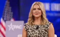 Пресс-секретарь Трампа стала мемом в торговой войне между США и Китаем