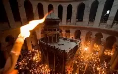 В храме Гроба Господня сошел Благодатный огонь