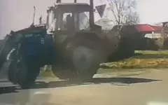 Трактор ковшом сбил ребенка в Акмолинской области