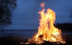 Спасатели МЧС отстояли село от огня в СКО
