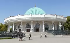 Ирландец удивился традиции проверки девственности невест в Центральной Азии