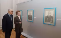 С портретов смотрят ветераны