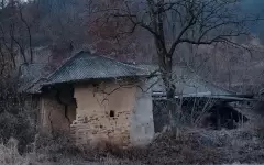 Строительная балка рухнула на жителя Уральска в заброшенном доме