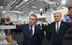 Токаев показал Бердымухамедову промышленную выставку