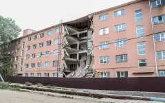 Здание общежития обрушилось в Атырау