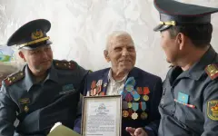 В Абайском гарнизоне поздравили ветеранов с Днем Победы