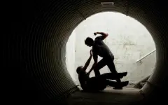 Жестокое избиение подростков в уличном школьном туалете попало на видео в Алматинской области