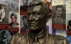 Более 30 дневников оставил после себя Бауыржан Момышулы