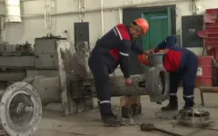 Многонациональный коллектив трудится на заводе Тараза