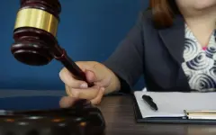 Суд обязал выплатить помощь астанчанке, чья квартира пострадала из-за пожара в паркинге