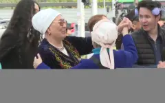 День единства народа Казахстана: театр «Жастар» организовал концерт в столице