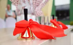 В школах Казахстана перенесли дату последнего звонка