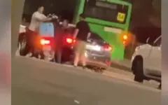 Очевидцы сняли избиение курьера в Алматы