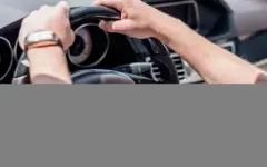 В Японии водитель наехал на группу школьников