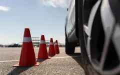 Автомобиль въехал в толпу людей в Германии