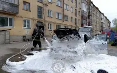 Автомобиль с ГБО едва не взорвался во дворе дома в Петропавловске