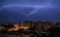 Грозы и град прогнозируют синоптики по Казахстану 8 мая