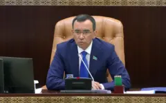 Ашимбаев поздравил казахстанцев с 80-летием Победы