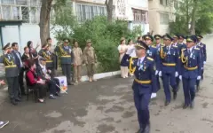 Парад для ветеранов войны организовали военнослужащие Тараза