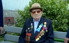 Единственного ветерана войны поздравили в Актюбинской области