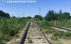 В Костанае тепловоз столкнулся с легковым авто