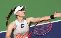 Рыбакина вышла в третий круг турнира WTA-1000 в Риме, обыграв Еву Лис