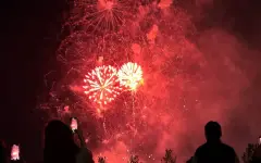 Грандиозный салют ко Дню Победы прогремел в Астане