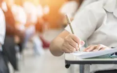 Когда казахстанские школьники будут сдавать выпускные экзамены