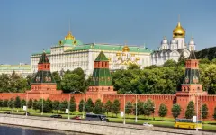 Европарламент начал расследование поездки депутатов на парад в Москву