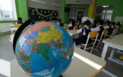 «Ограничились выговором»: иностранку с судимостью и поддельным дипломом оставили преподавать в школе Алматы