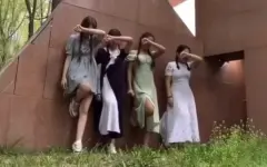 Непристойные танцы школьниц у обелиска Славы в Павлодаре: кого привлекли к ответственности