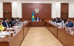 Олжас Бектенов обсудил с экспертами вопросы развития экономики